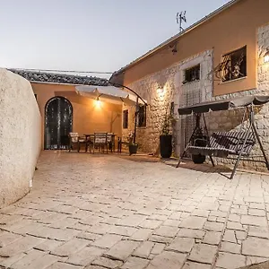 Bed & Breakfast Abbraccio Del Carrubo, Scicli